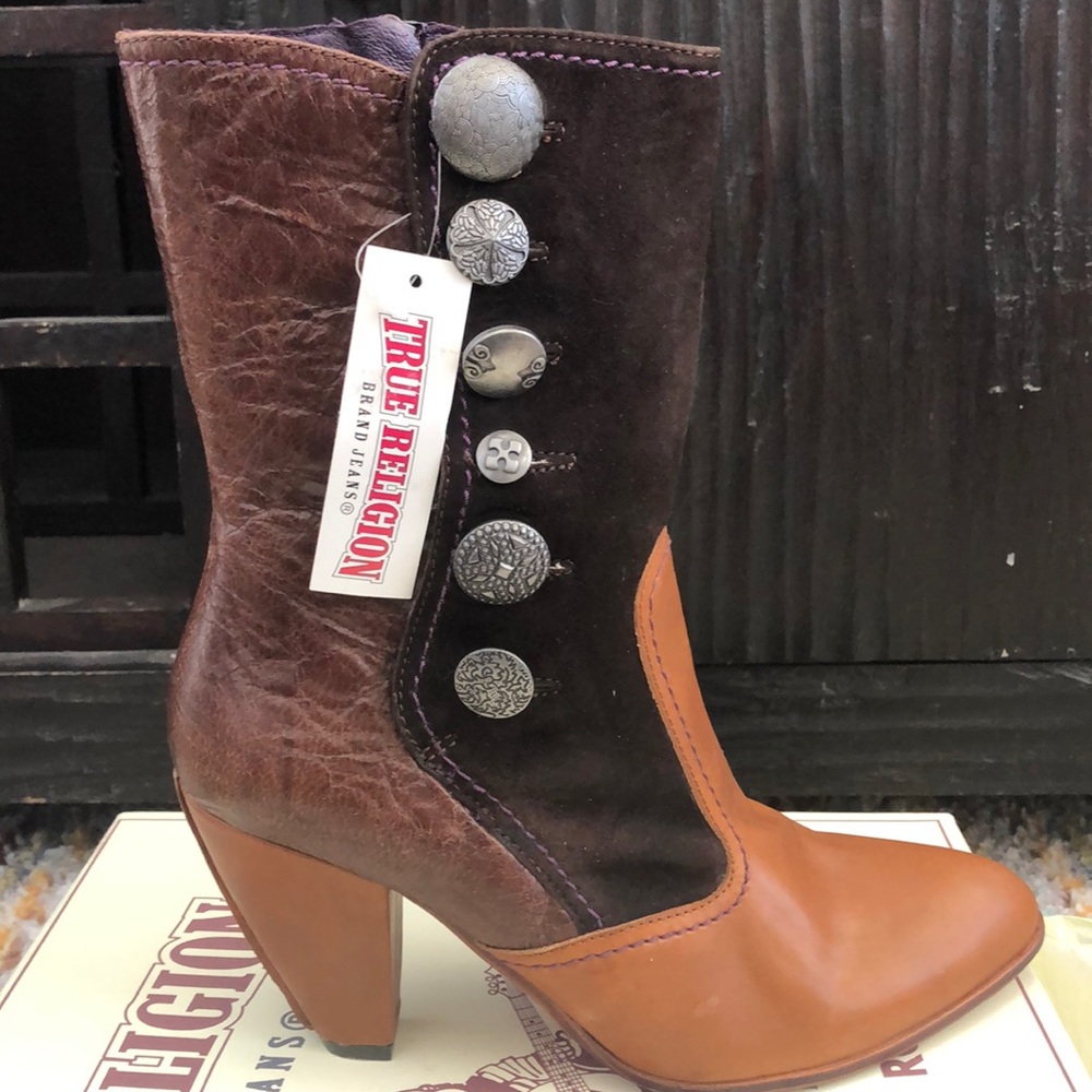 New wt Vintage True Religion Hilda leather boot.